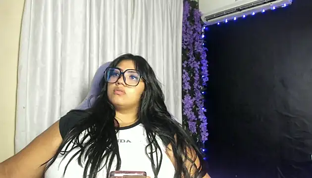 Snapshot of AvrilRizoX chatting on 04/17/26, 05:43 AvrilRizoX online show from 04/17/26, 05:43