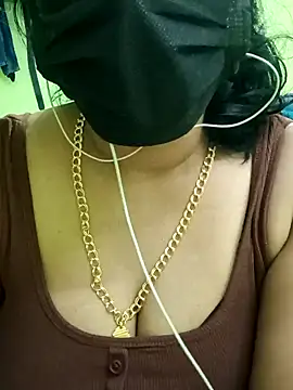 Snapshot of Aishu-tamil09 chatting on 12/17/24, 01:07 Aishu-tamil09 online show from 12/17/24, 01:07