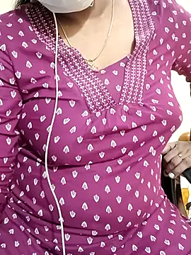 Snapshot of Aishu-tamil09 chatting on 02/25/25, 08:30 Aishu-tamil09 online show from 02/25/25, 08:30