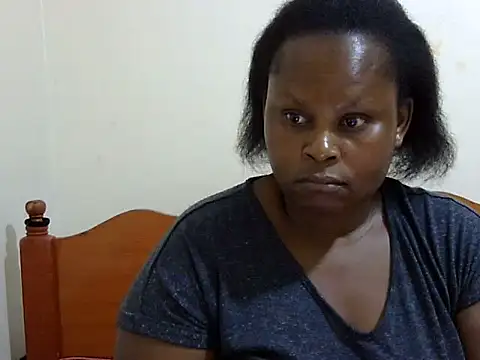 Snapshot of Pretty_lilly02 chatting on 10/17/25, 07:55 Pretty lilly02 online show from 10/17/25, 07:55