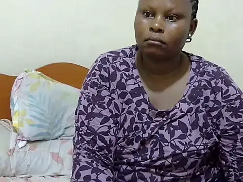 Snapshot of Pretty_lilly02 chatting on 01/13/26, 01:33 Pretty lilly02 online show from 01/13/26, 01:33