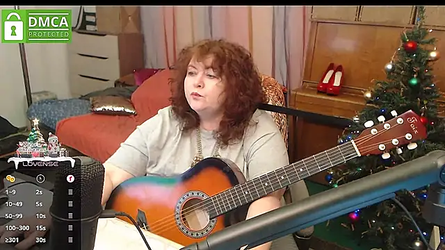 Snapshot of RoseRed69 chatting on 01/02/25, 09:43 RoseRed69 online show from 01/02/25, 09:43