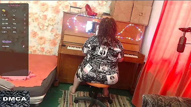 Snapshot of RoseRed69 chatting on 03/18/25, 04:15 RoseRed69 online show from 03/18/25, 04:15