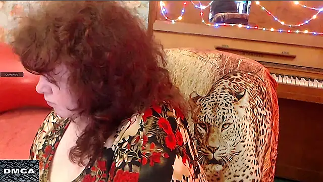 Snapshot of RoseRed69 chatting on 03/22/25, 11:11 RoseRed69 online show from 03/22/25, 11:11