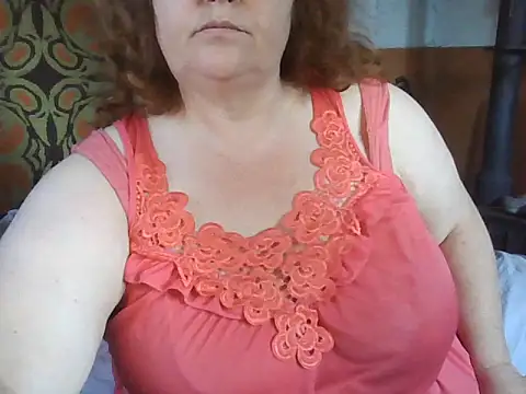 Snapshot of RoseRed69 chatting on 09/16/25, 01:17 RoseRed69 online show from 09/16/25, 01:17