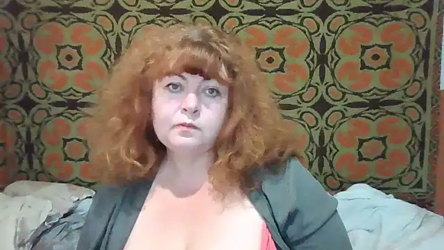 Snapshot of RoseRed69 chatting on 10/06/25, 01:47 RoseRed69 online show from 10/06/25, 01:47