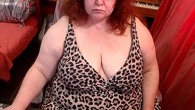 Snapshot of RoseRed69 chatting on 04/24/26, 04:04 RoseRed69 online show from 04/24/26, 04:04