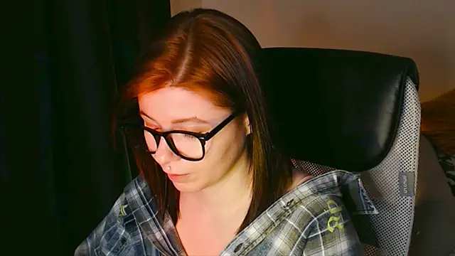 Snapshot of xoxoavi chatting on 01/08/25, 12:49 xoxoavi online show from 01/08/25, 12:49