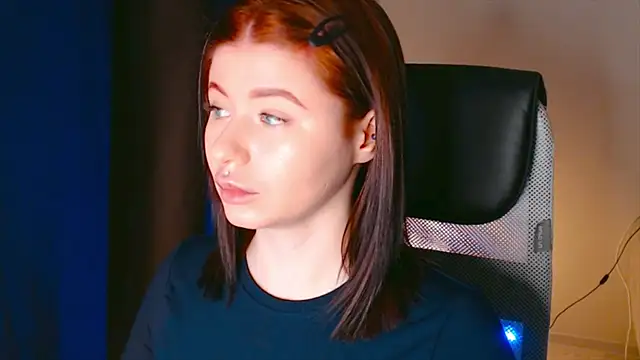 Snapshot of xoxoavi chatting on 01/10/25, 05:45 xoxoavi online show from 01/10/25, 05:45