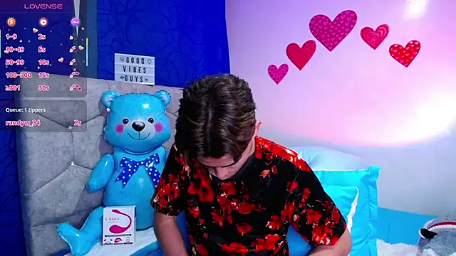 OwenBluee online show from 02/21/25, 09:34