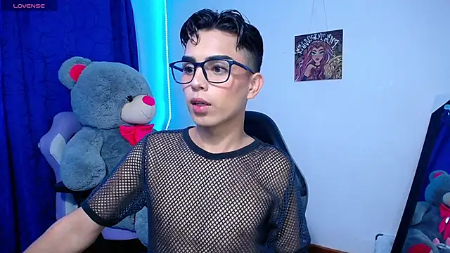 OwenBluee online show from 05/22/26, 02:22