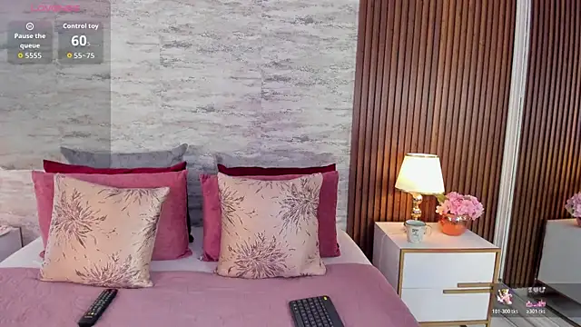 AndreaPink2024 online show from 11/08/25, 02:17