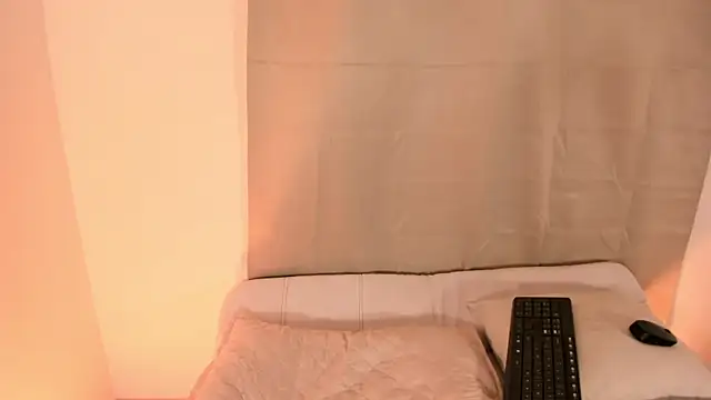 Snapshot of Kimberlin_Cam_ chatting on 05/14/26, 07:42 Kimberlin Cam online show from 05/14/26, 07:42