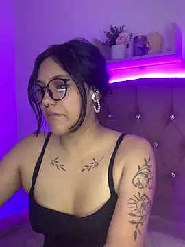 angellique 22 online show from 12/30/24, 09:27