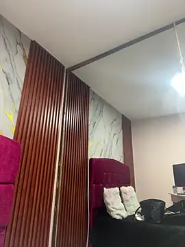 Snapshot of angellique_22 chatting on 03/18/26, 04:15 angellique 22 online show from 03/18/26, 04:15