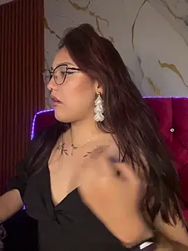 Snapshot of angellique_22 chatting on 03/26/26, 04:51 angellique 22 online show from 03/26/26, 04:51