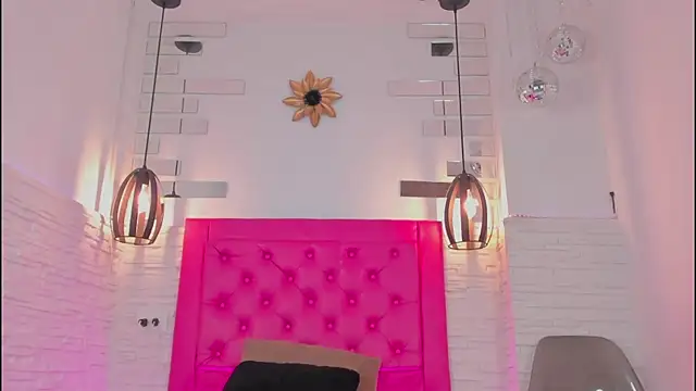 Snapshot of mia_six66 chatting on 01/17/25, 02:28 mia six66 online show from 01/17/25, 02:28