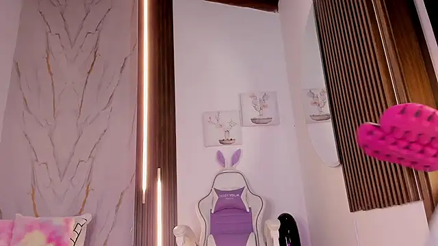 Snapshot of mia_six66 chatting on 11/14/25, 11:53 mia six66 online show from 11/14/25, 11:53