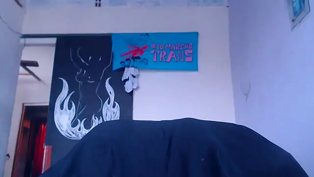 Zafiro subversiva online show from 03/18/26, 02:31