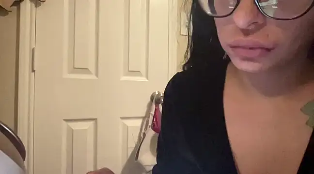 myloveforyouu online show from 12/21/24, 12:09