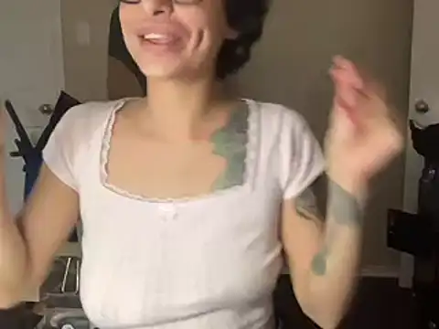 myloveforyouu online show from 12/30/24, 08:21