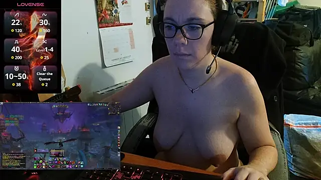 lili-hot-77 online show from 12/18/24, 08:31