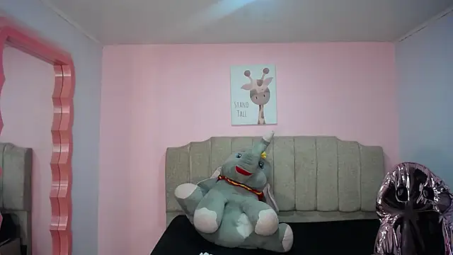 lizzyluk ch online show from 02/24/25, 08:14