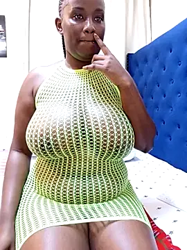 Snapshot of Sexyxcurves chatting on 03/06/26, 10:01 Sexyxcurves online show from 03/06/26, 10:01