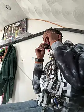 Snapshot of rayyymack chatting on 12/19/24, 05:40 rayyymack online show from 12/19/24, 05:40