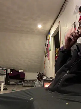 Snapshot of rayyymack chatting on 12/25/24, 09:43 rayyymack online show from 12/25/24, 09:43