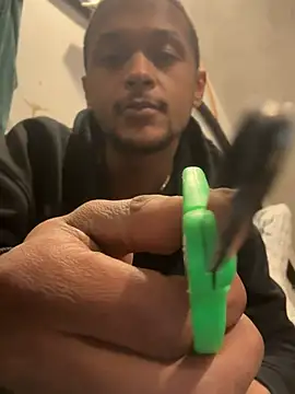 Snapshot of rayyymack chatting on 01/28/25, 12:26 rayyymack online show from 01/28/25, 12:26