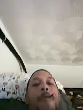 Snapshot of rayyymack chatting on 02/06/25, 02:11 rayyymack online show from 02/06/25, 02:11