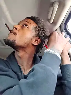 Snapshot of rayyymack chatting on 09/16/25, 03:57 rayyymack online show from 09/16/25, 03:57