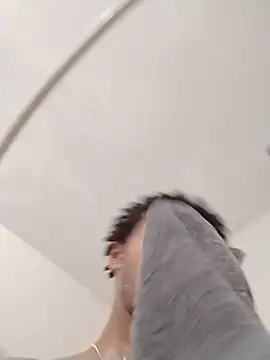 Snapshot of rayyymack chatting on 09/18/25, 04:31 rayyymack online show from 09/18/25, 04:31