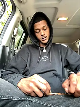 Snapshot of rayyymack chatting on 10/15/25, 04:07 rayyymack online show from 10/15/25, 04:07