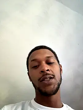 Snapshot of rayyymack chatting on 10/18/25, 01:34 rayyymack online show from 10/18/25, 01:34