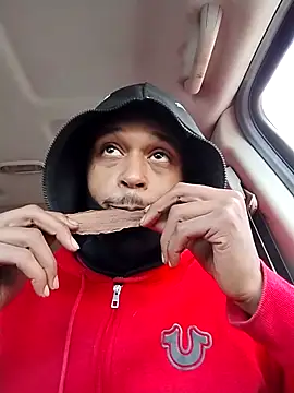 Snapshot of rayyymack chatting on 11/14/25, 04:17 rayyymack online show from 11/14/25, 04:17