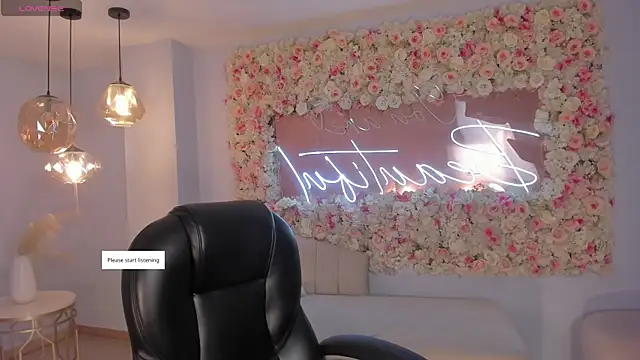 Snapshot of ArianaDumont chatting on 05/02/26, 11:15 ArianaDumont online show from 05/02/26, 11:15