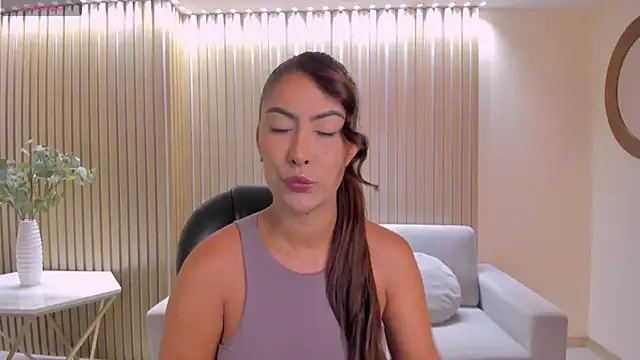Snapshot of ArianaDumont chatting on 06/01/26, 11:12 ArianaDumont online show from 06/01/26, 11:12