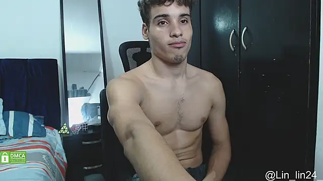 Snapshot of Babylin77 chatting on 12/12/24, 02:15 Babylin77 online show from 12/12/24, 02:15