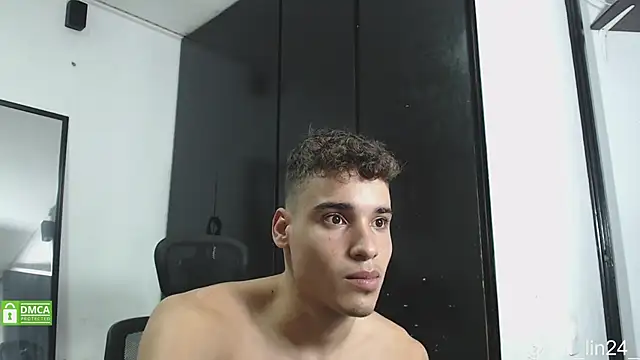 Snapshot of Babylin77 chatting on 12/19/24, 02:23 Babylin77 online show from 12/19/24, 02:23