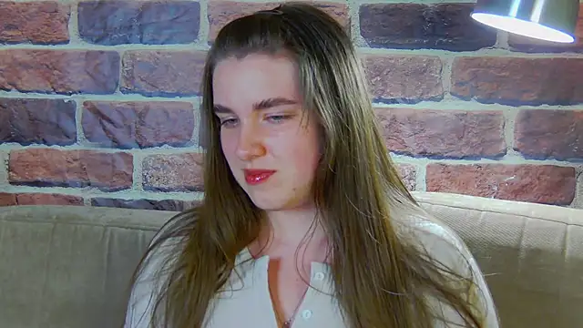 Sofia Hugs online show from 04/19/26, 05:45