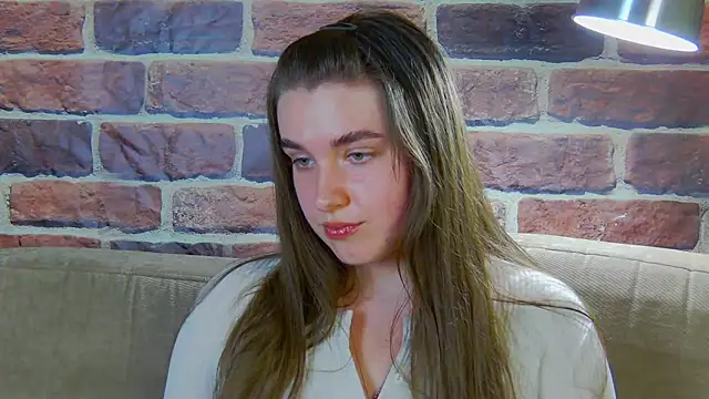 Sofia Hugs online show from 04/19/26, 06:10