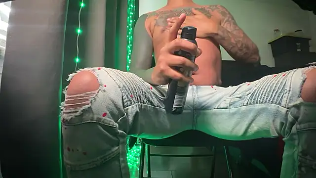 Snapshot of WyattBBC chatting on 12/06/24, 06:17 WyattBBC online show from 12/06/24, 06:17