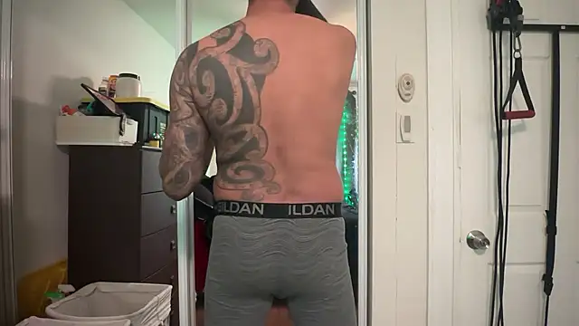 Snapshot of WyattBBC chatting on 01/09/25, 06:27 WyattBBC online show from 01/09/25, 06:27