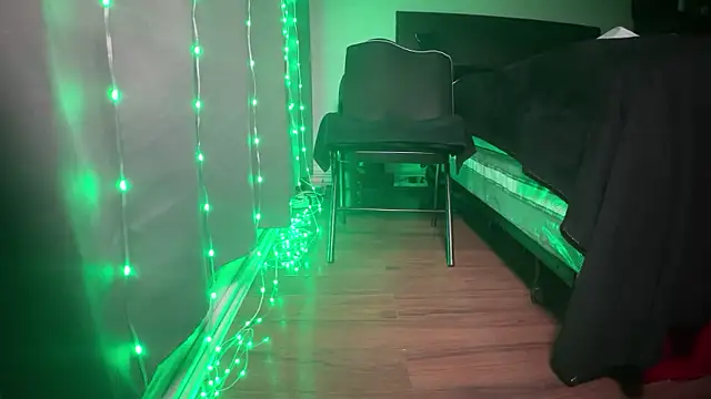 Snapshot of WyattBBC chatting on 01/11/25, 01:48 WyattBBC online show from 01/11/25, 01:48