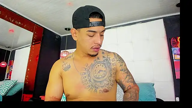 Snapshot of Damian09_ chatting on 01/08/26, 09:17 Damian09 online show from 01/08/26, 09:17