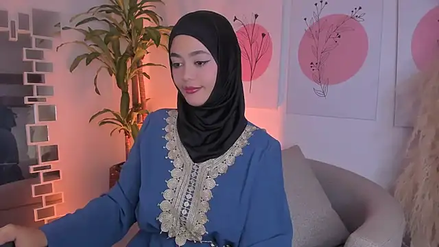 Snapshot of azzahara069 chatting on 03/19/26, 12:14 azzahara069 online show from 03/19/26, 12:14