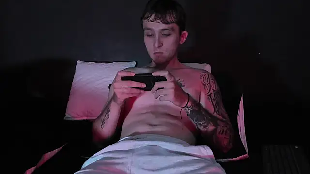 Dylanwhite23  online show from 11/26/25, 09:16