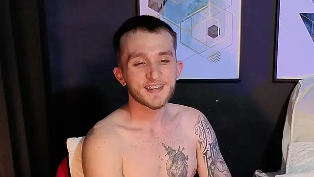 Snapshot of Dylanwhite23_ chatting on 04/03/26, 03:48 Dylanwhite23 online show from 04/03/26, 03:48